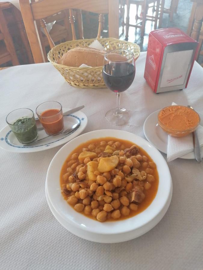 Pensión Amparo Hayas 2*